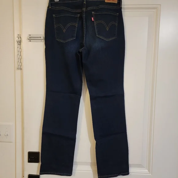 505 Levi's - Picture 5 of 8